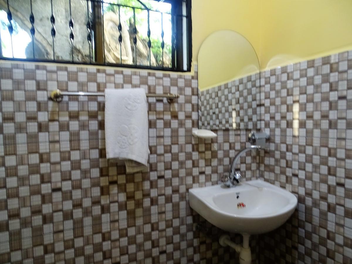 Mgulani Lodge Hotel 다르에스살람 외부 사진